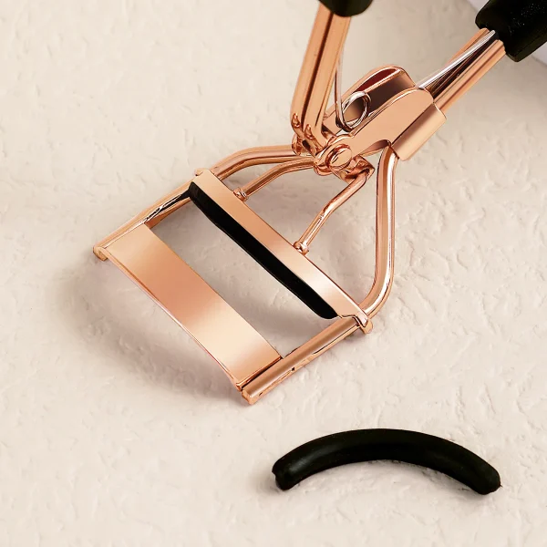 S51860ce6ec6145e494c51681d266fe30e.webp Portable Eyelash Curler with 15 Silicone Pads and Stainless Steel Eyelash Curler, Used for Eyelash Extensions and Curling Tools